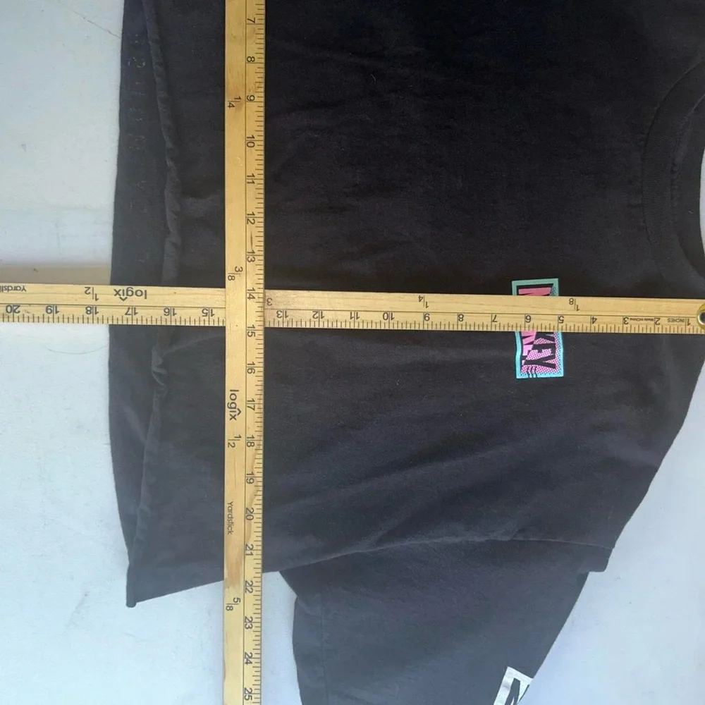 Disney X Neff Mickey Mouse Shirt Adult Size XL Cropped Tee - Picture 5 of 5